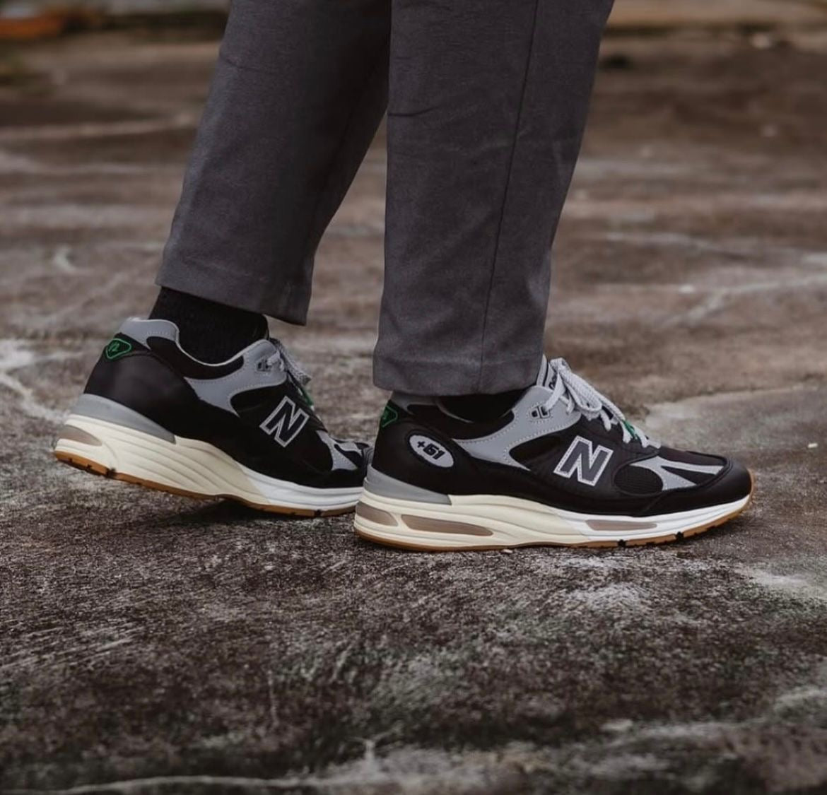 NEW BALANCE 991 V2