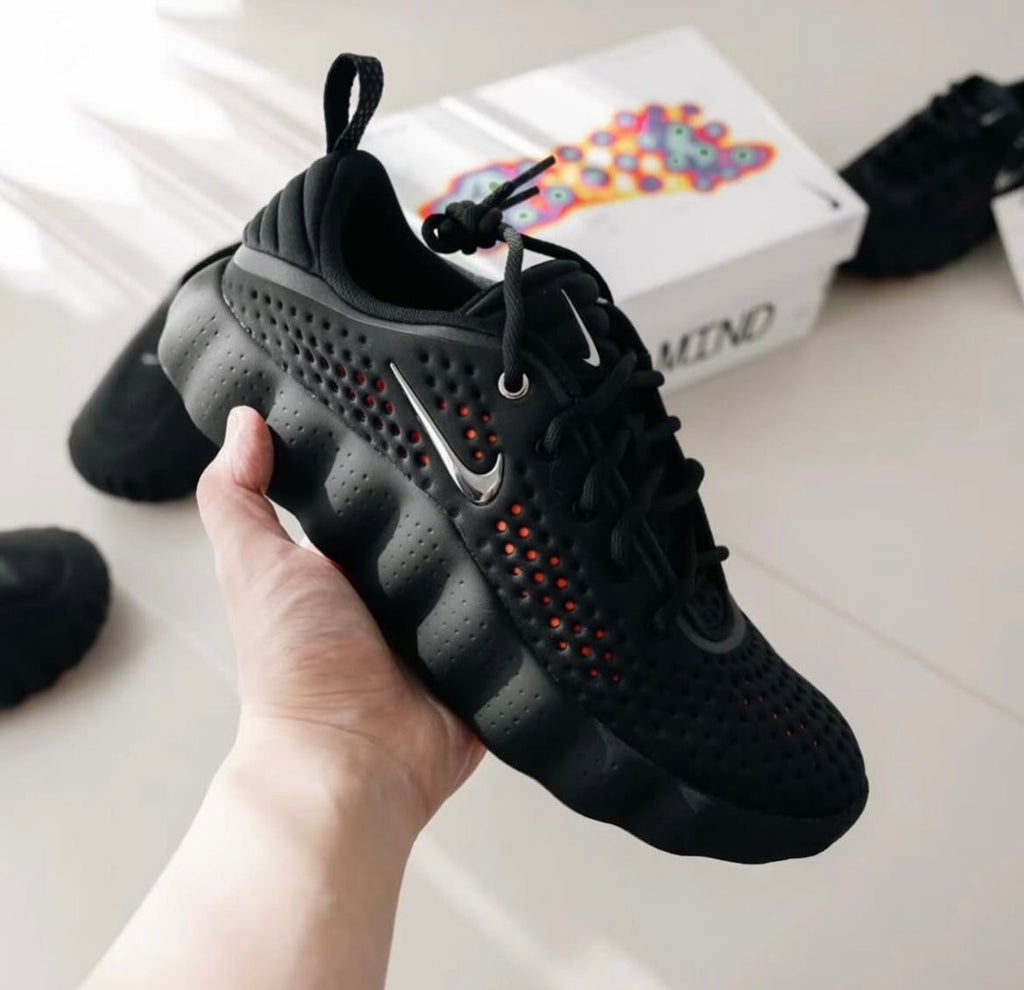 NIKE Mind 002
